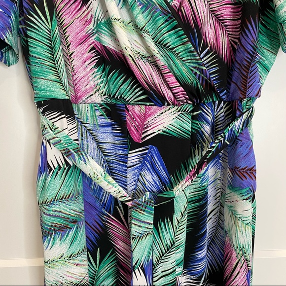 Palm Leaf print jumpsuit. - Picture 8 of 12